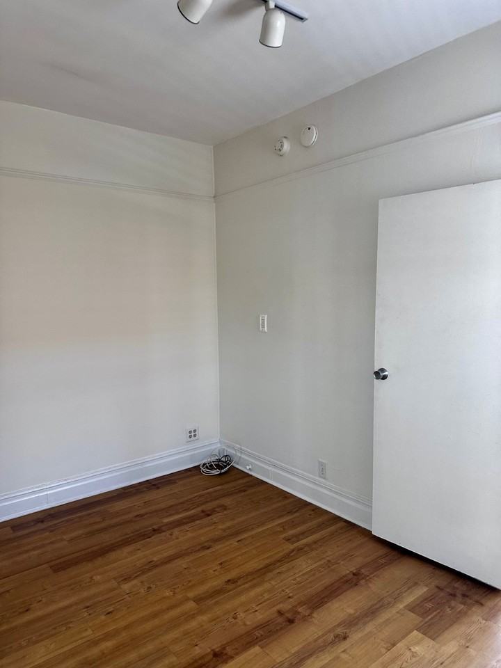 2440 East 3rd Street - 2440 1/2 #2440-1-2 - Photo 7 of 14