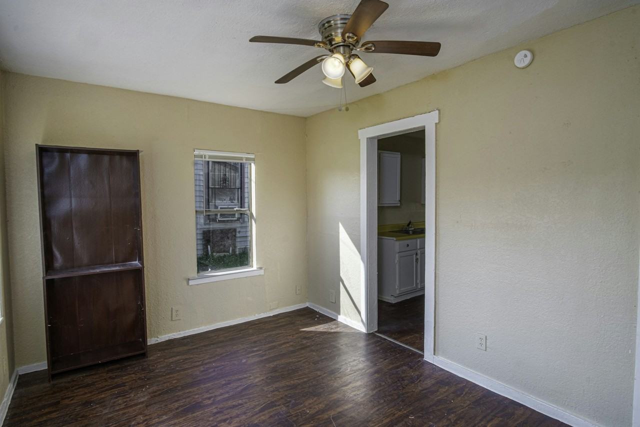 819 Larry Street - Photo 4 of 12