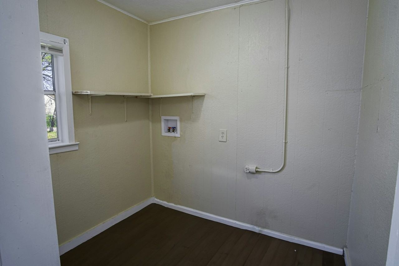 819 Larry Street - Photo 6 of 12