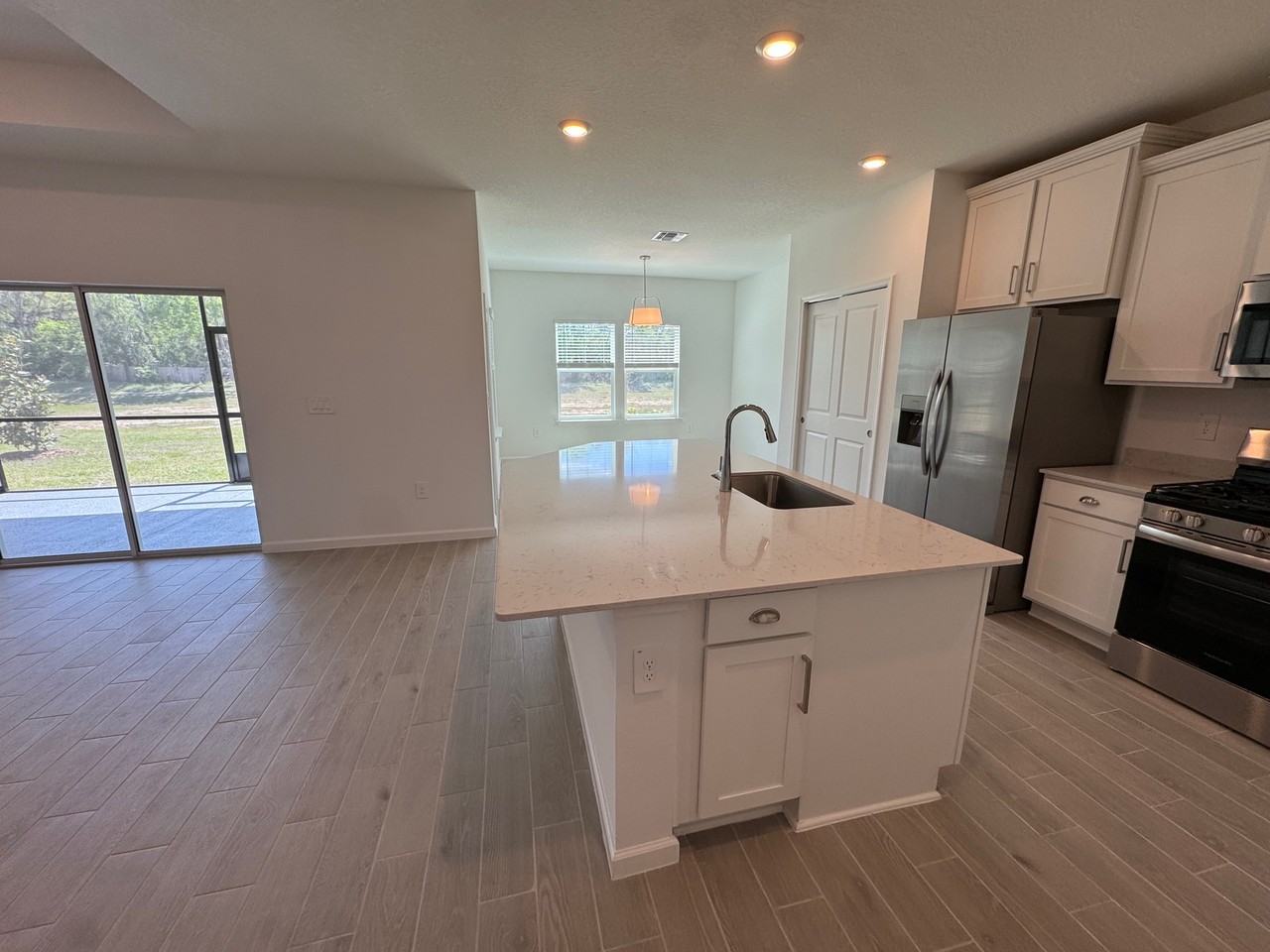 13717 Nw Convergence Blvd - Photo 2 of 36