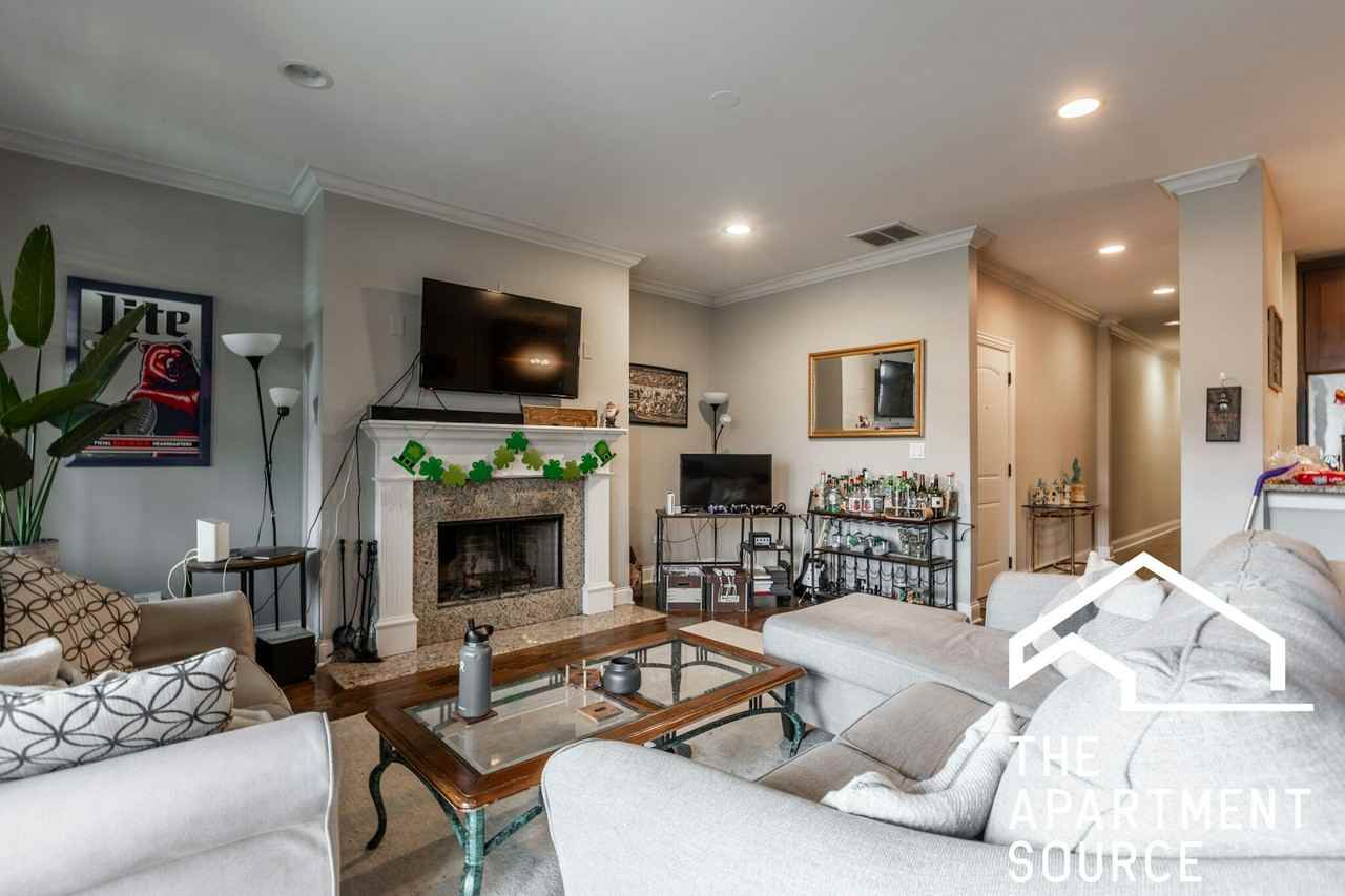 1136 West Diversey Parkway, Unit 3 - Photo 3 of 20