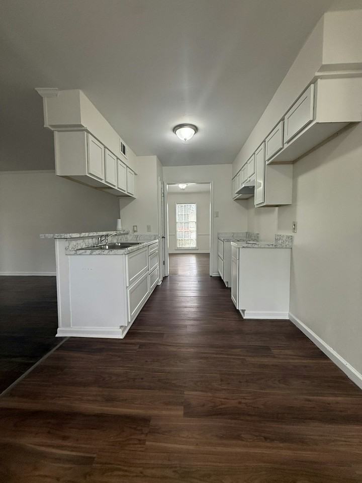 5512 Cottonwood Road - Photo 2 of 11