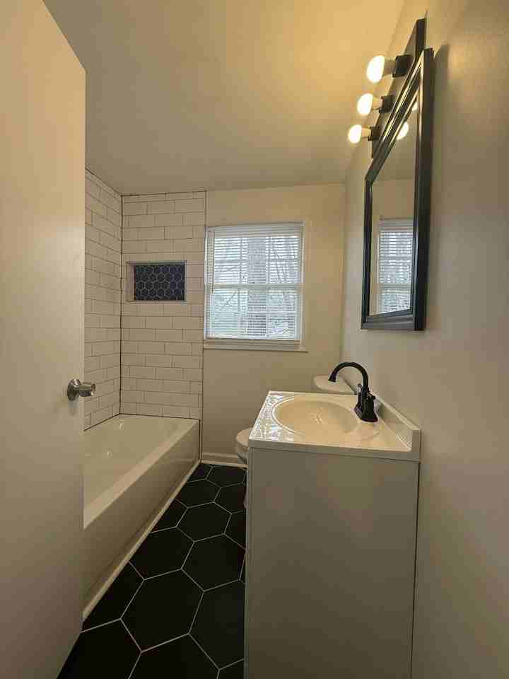 5512 Cottonwood Road - Photo 6 of 11