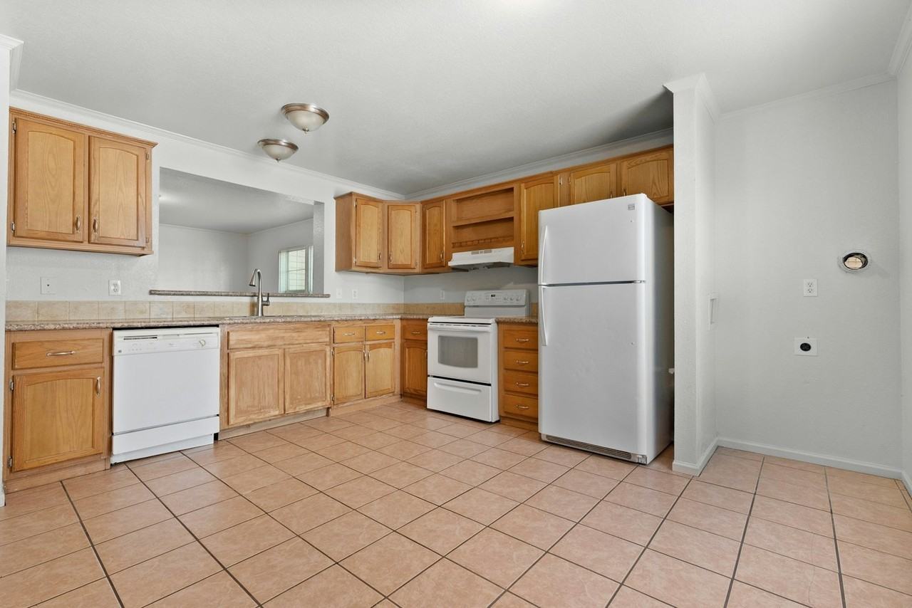 6240 East 64th Place, Unit A - Photo 7 of 16