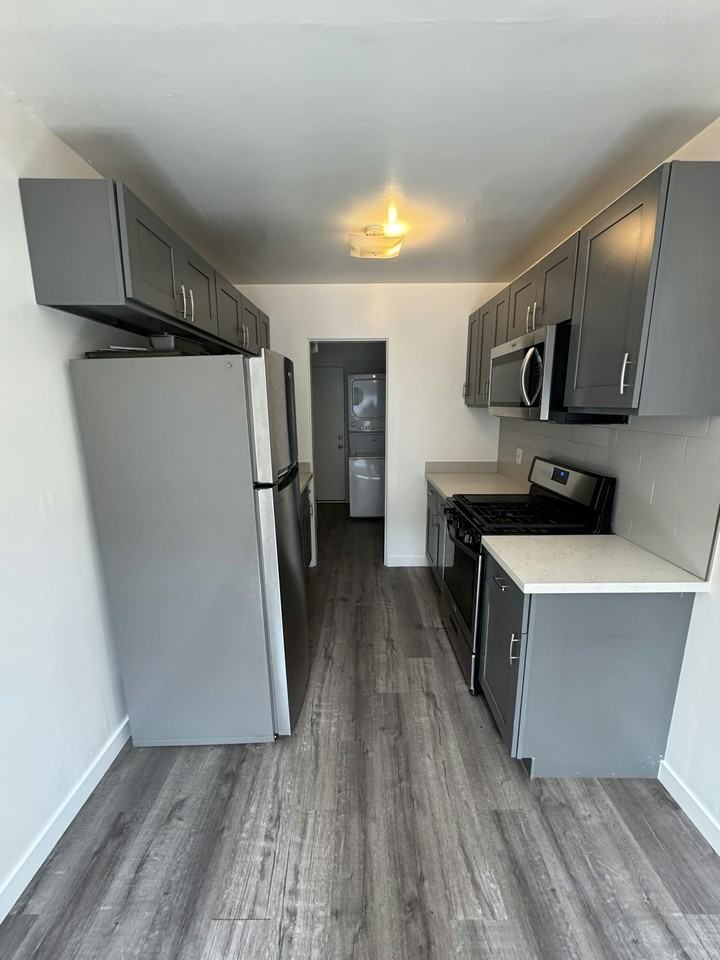 1156 Van Buren Avenue, Unit A - Photo 2 of 10