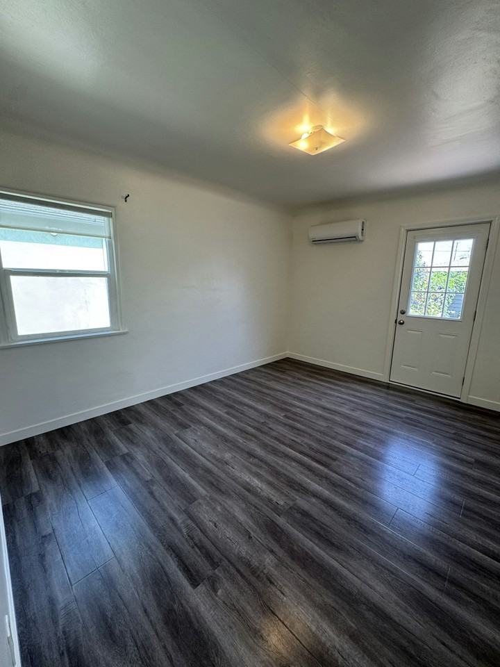 1156 Van Buren Avenue, Unit A - Photo 4 of 10