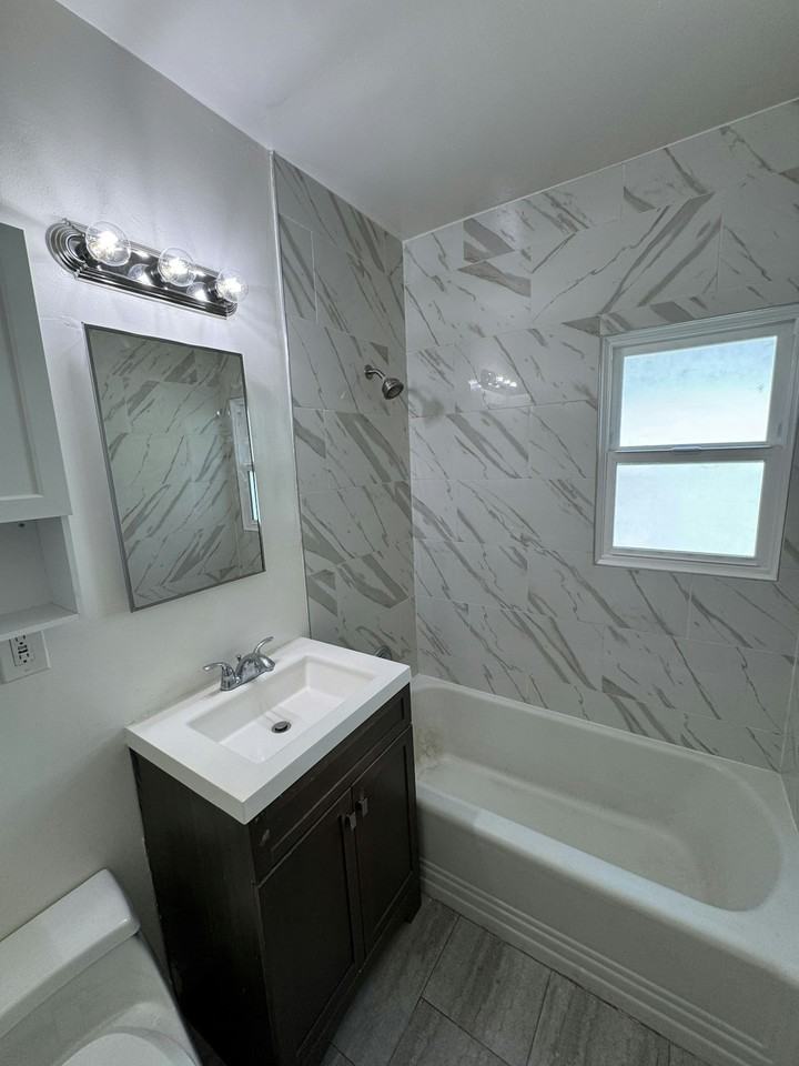 1156 Van Buren Avenue, Unit A - Photo 6 of 10