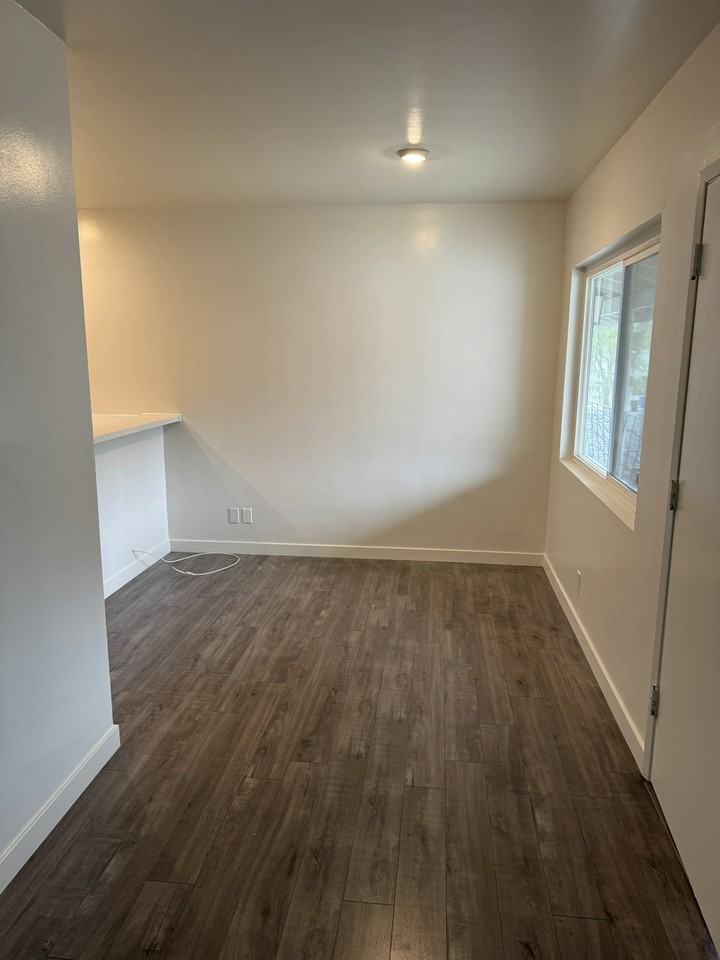 6436 Whitsett Avenue, Unit 5 - Photo 3 of 6