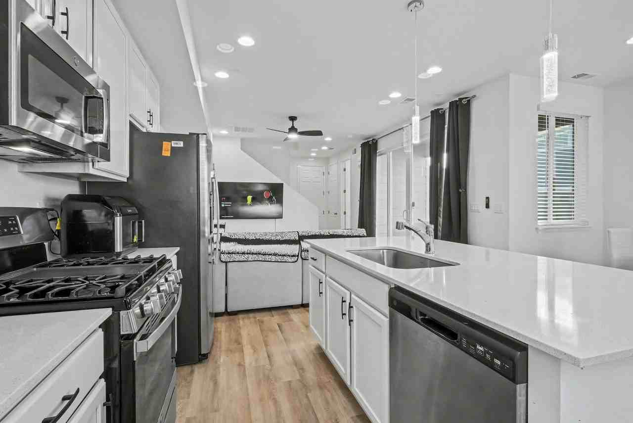 8731 Snake River Street - Photo 6 of 35