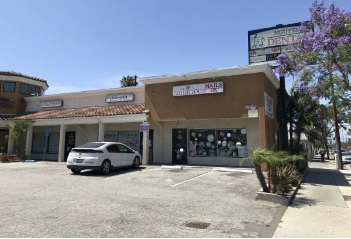 11855 South Inglewood Avenue, Unit 11861 - Photo 4 of 5