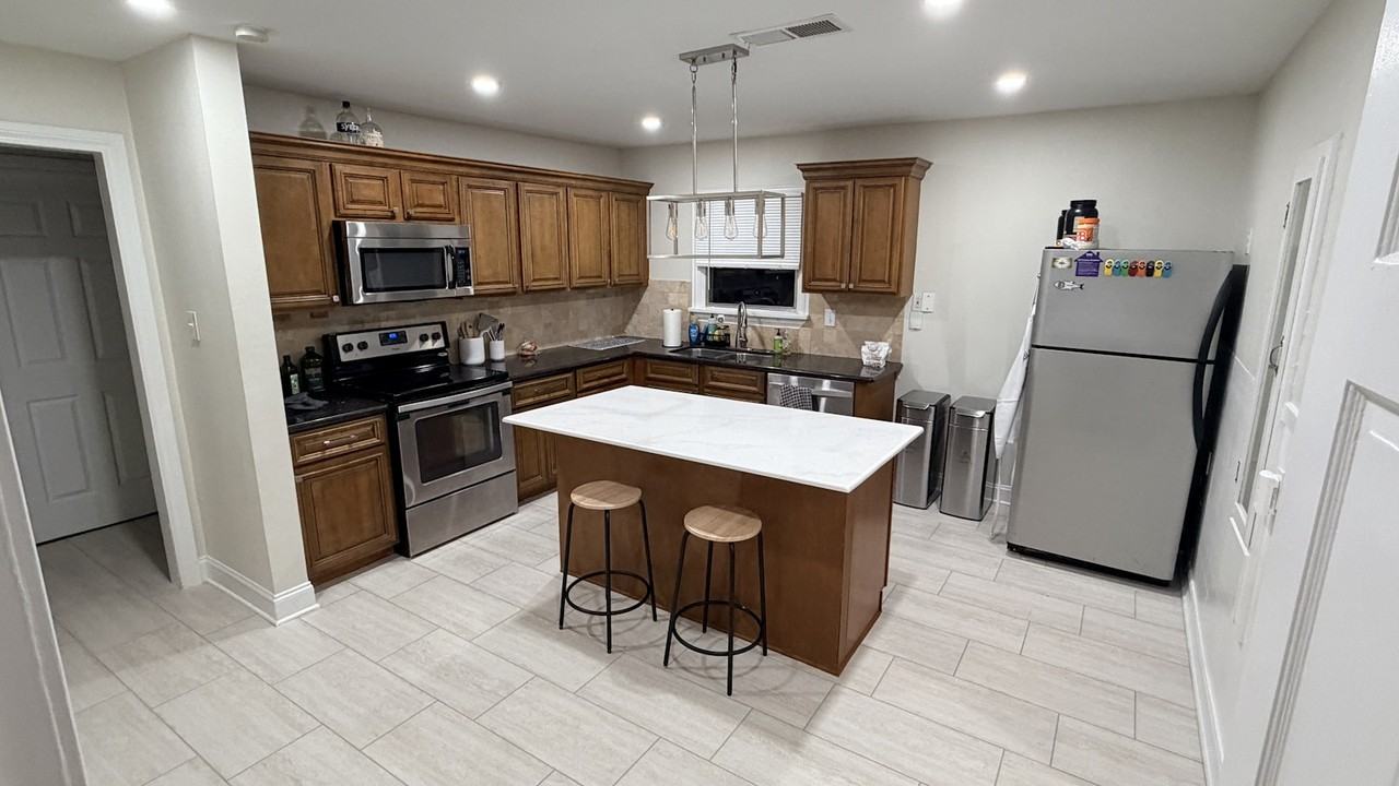3224 Cockrell Ave - Photo 2 of 13