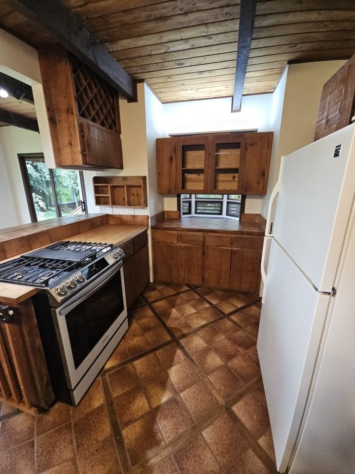 1100 Ainalako Rd #1 - Photo 5 of 24