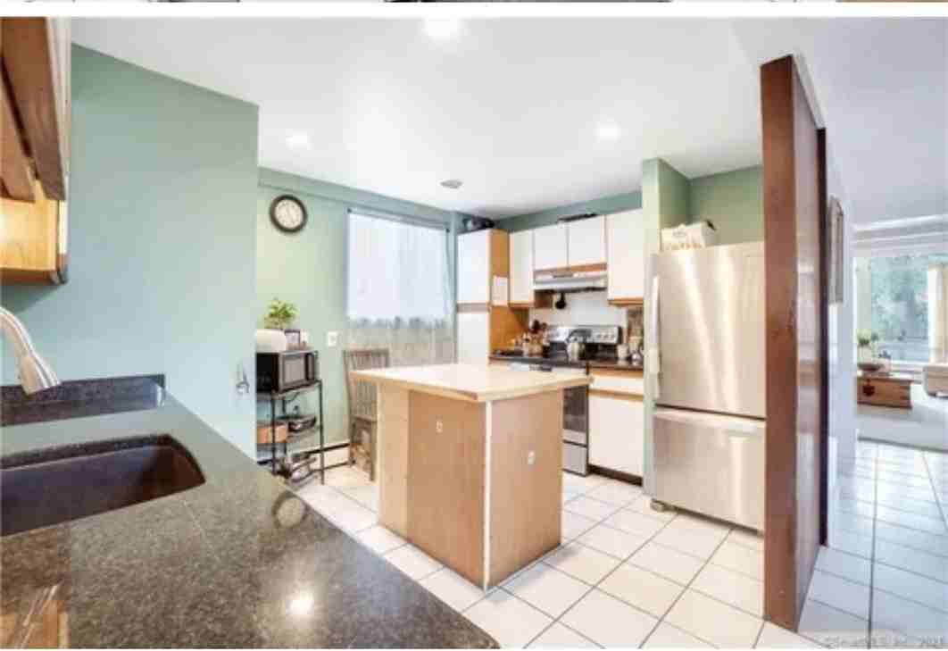 47 Hill St, Unit Primary - Photo 5 of 9