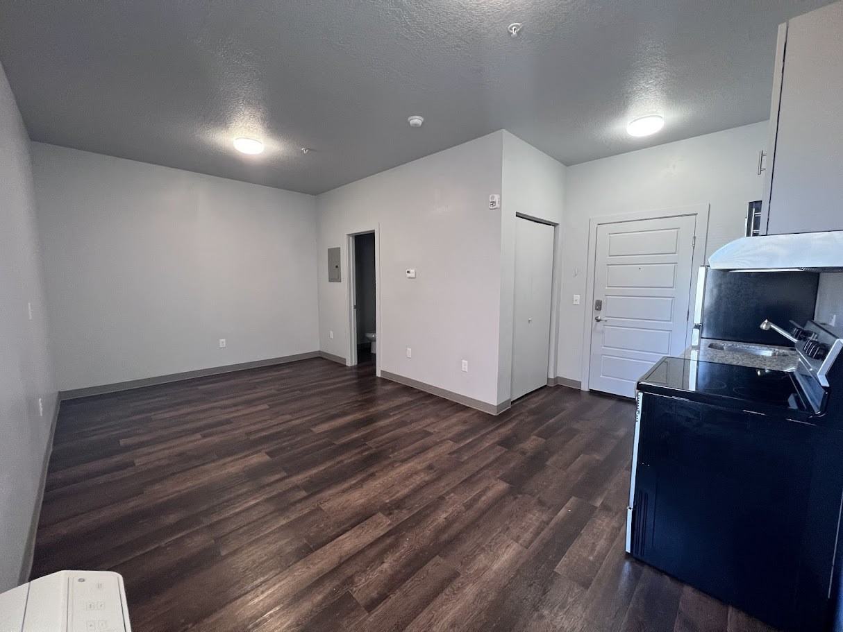 Sola37 - Photo 3 of 5