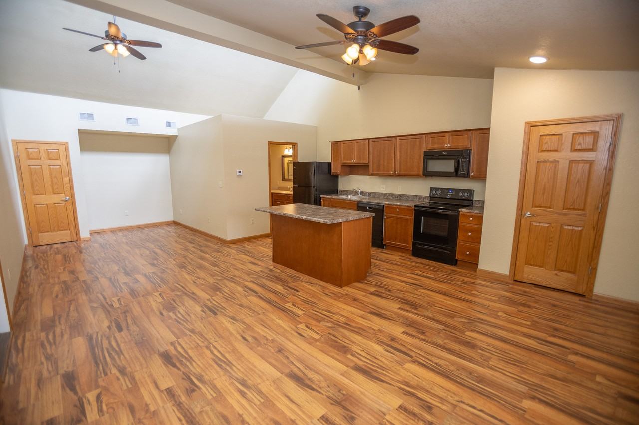 1015 Madison Street - Photo 4 of 39