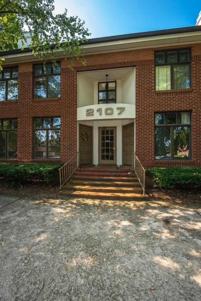 Fairfax - Photo 2 of 31