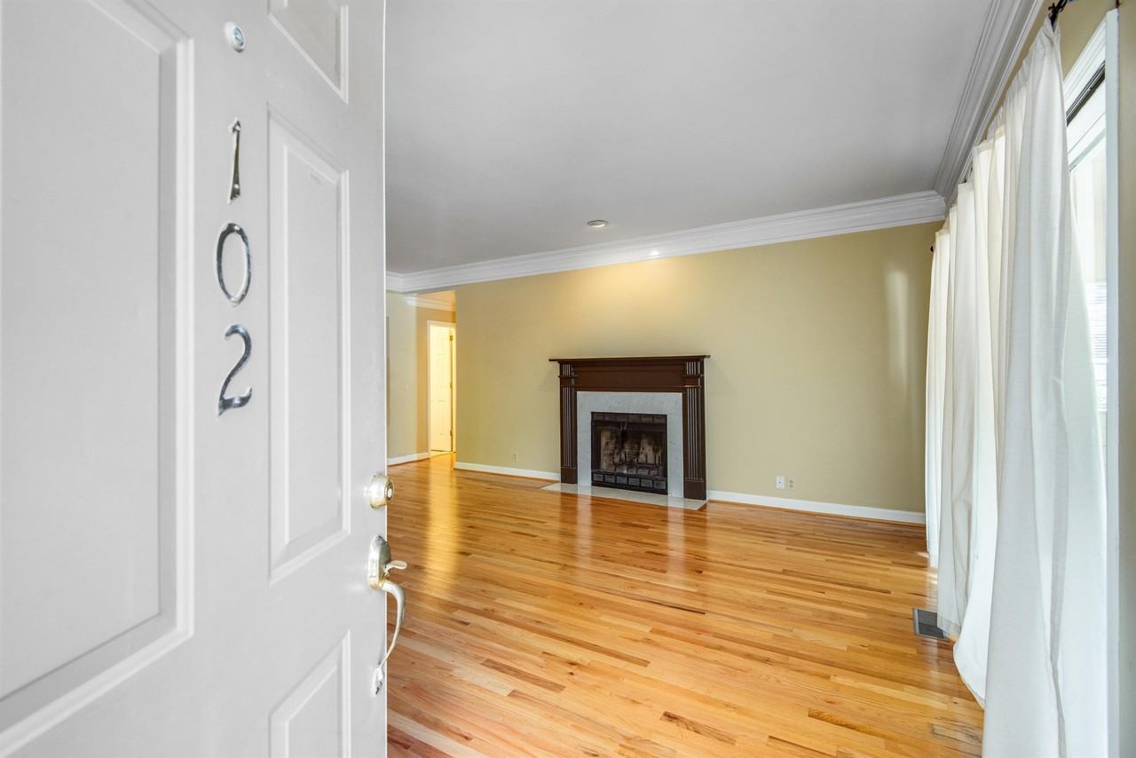 Fairfax - Photo 5 of 31