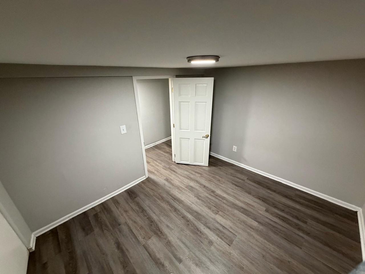 2643 West 79th Street - Photo 4 of 6