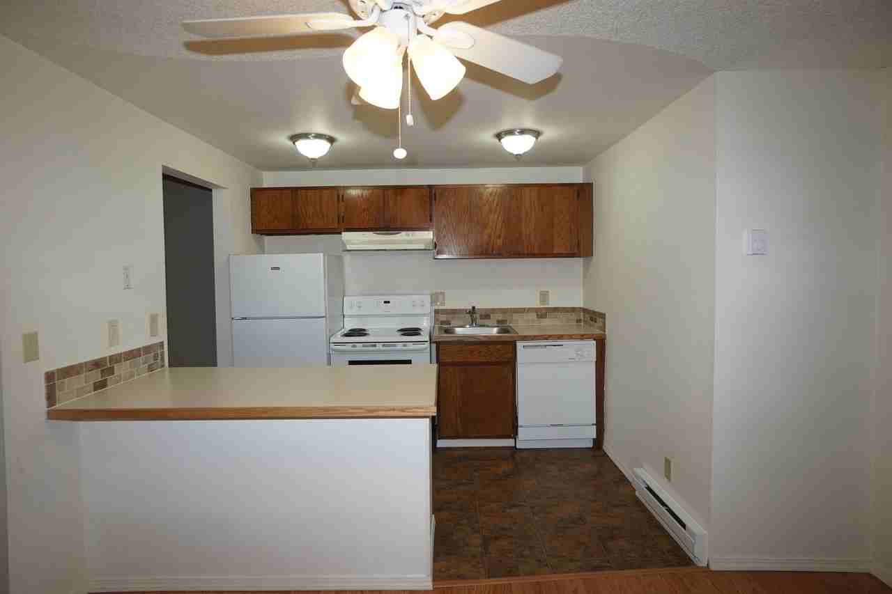 Ridgecrest Apts - Photo 2 of 13