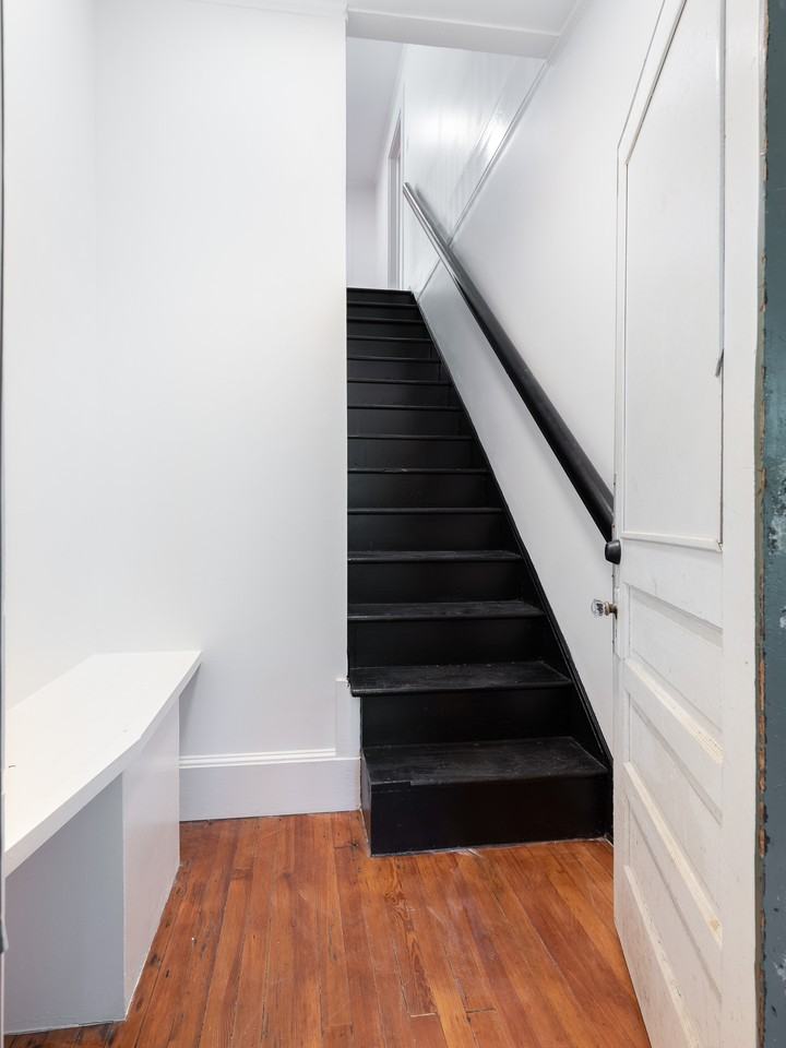 2426 Vesson Avenue - Photo 3 of 22