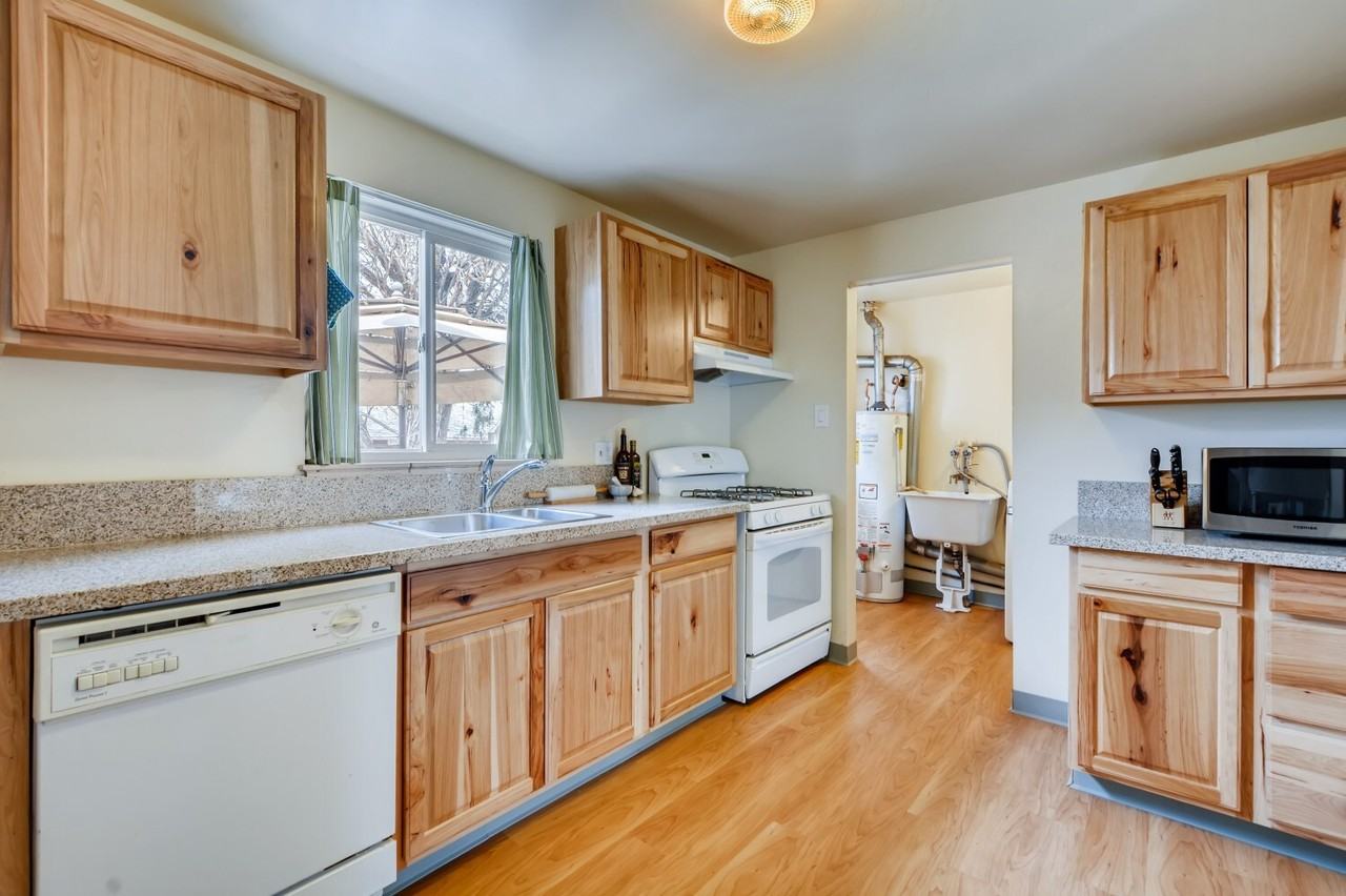 216 South Irving Street - Photo 7 of 17