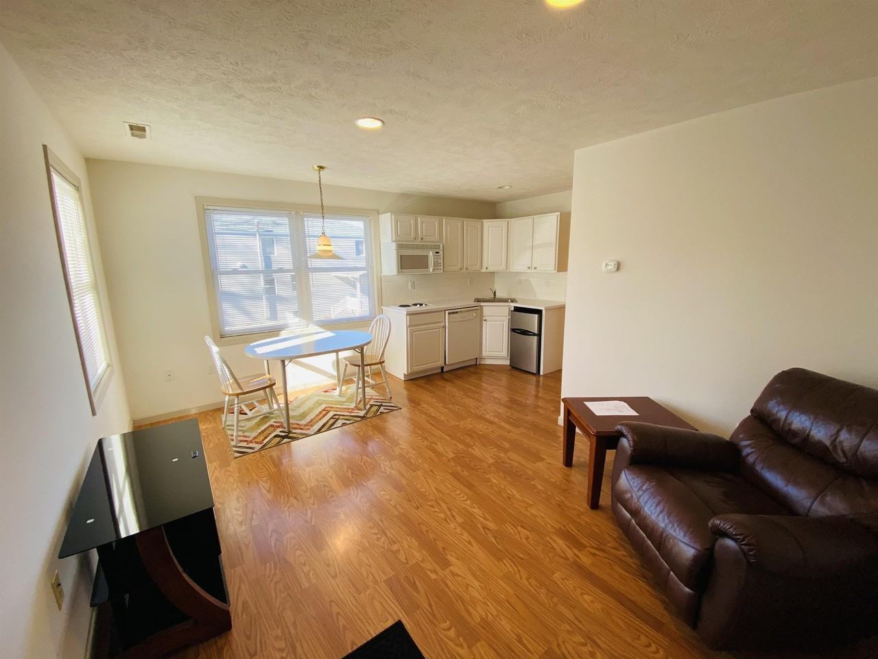 1436 Center Hill Avenue - Photo 4 of 5