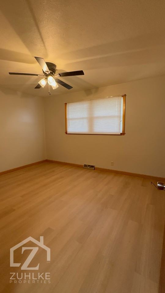 301 North 1st Street - Photo 3 of 6