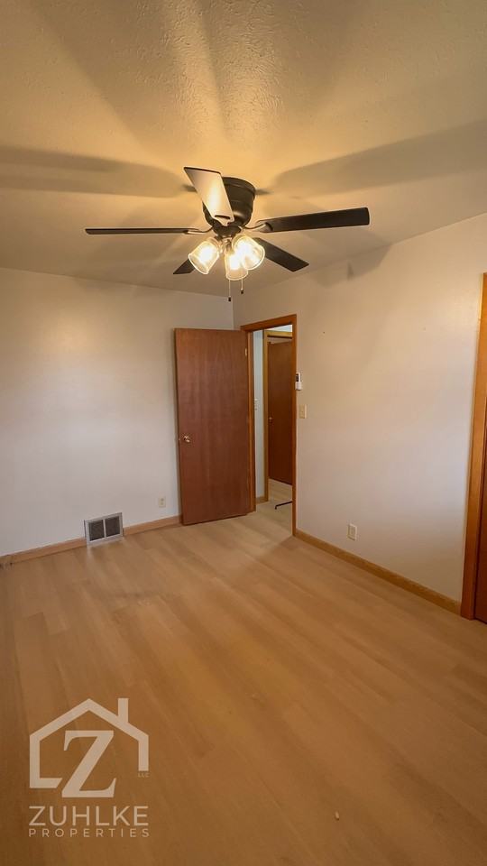 301 North 1st Street - Photo 4 of 6