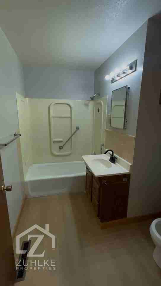 301 North 1st Street - Photo 5 of 6