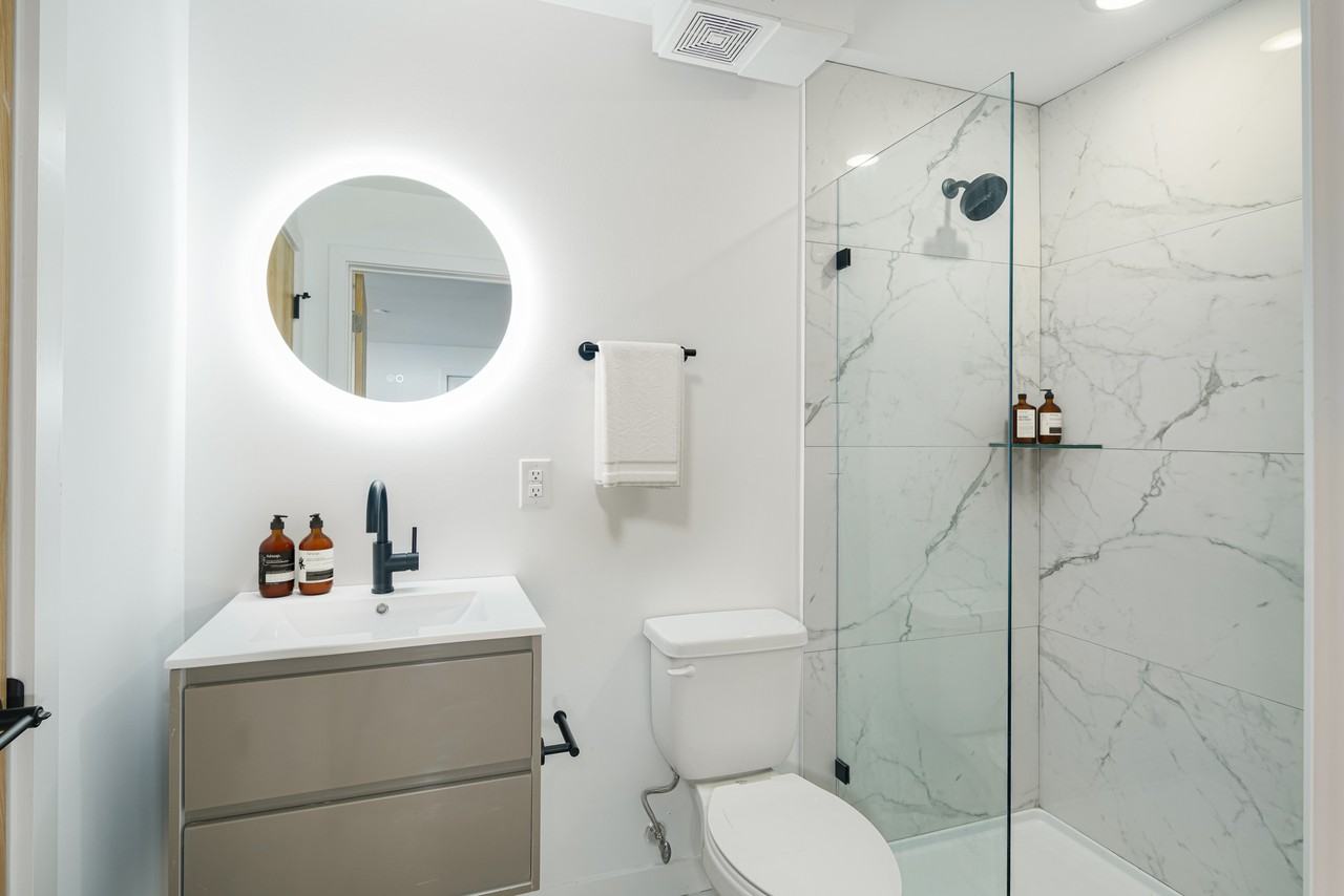 640 Moore Street - Photo 2 of 18