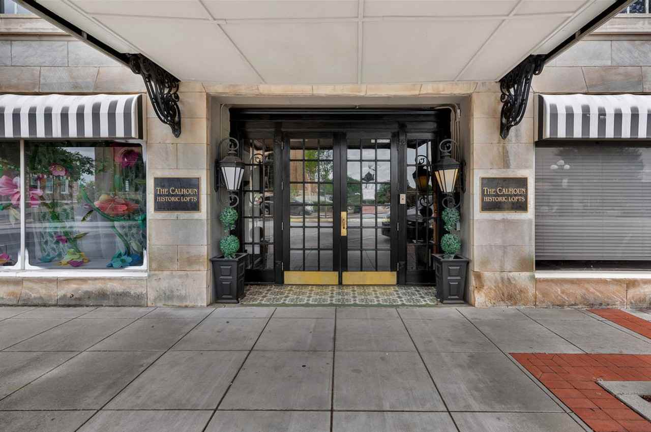 402 North Main Street - Photo 2 of 50