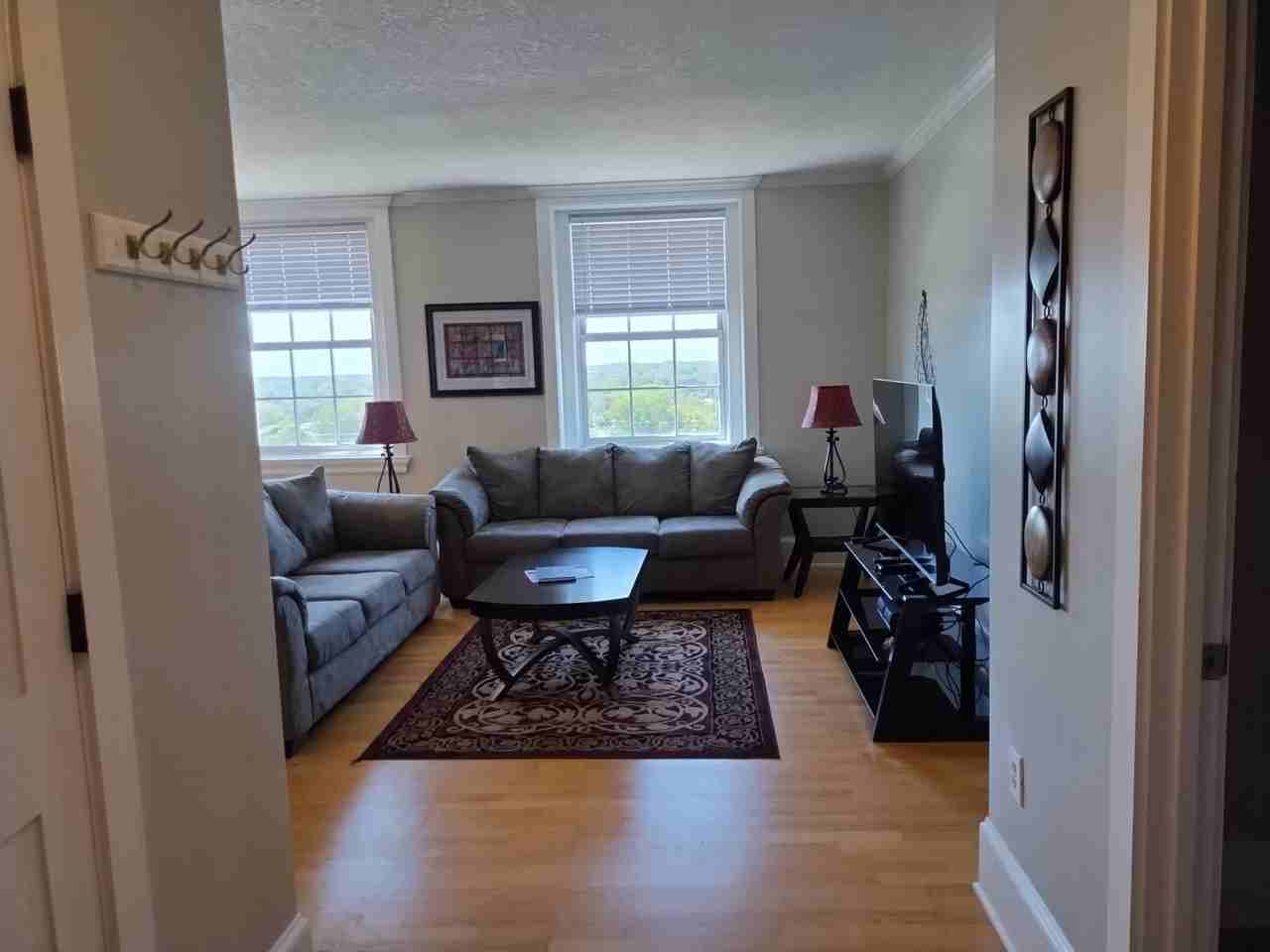 402 North Main Street - Photo 4 of 50