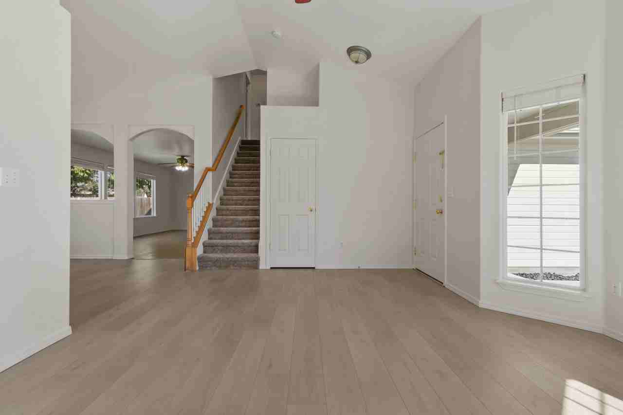 2114 E Olympic Ave #1 - Photo 4 of 36