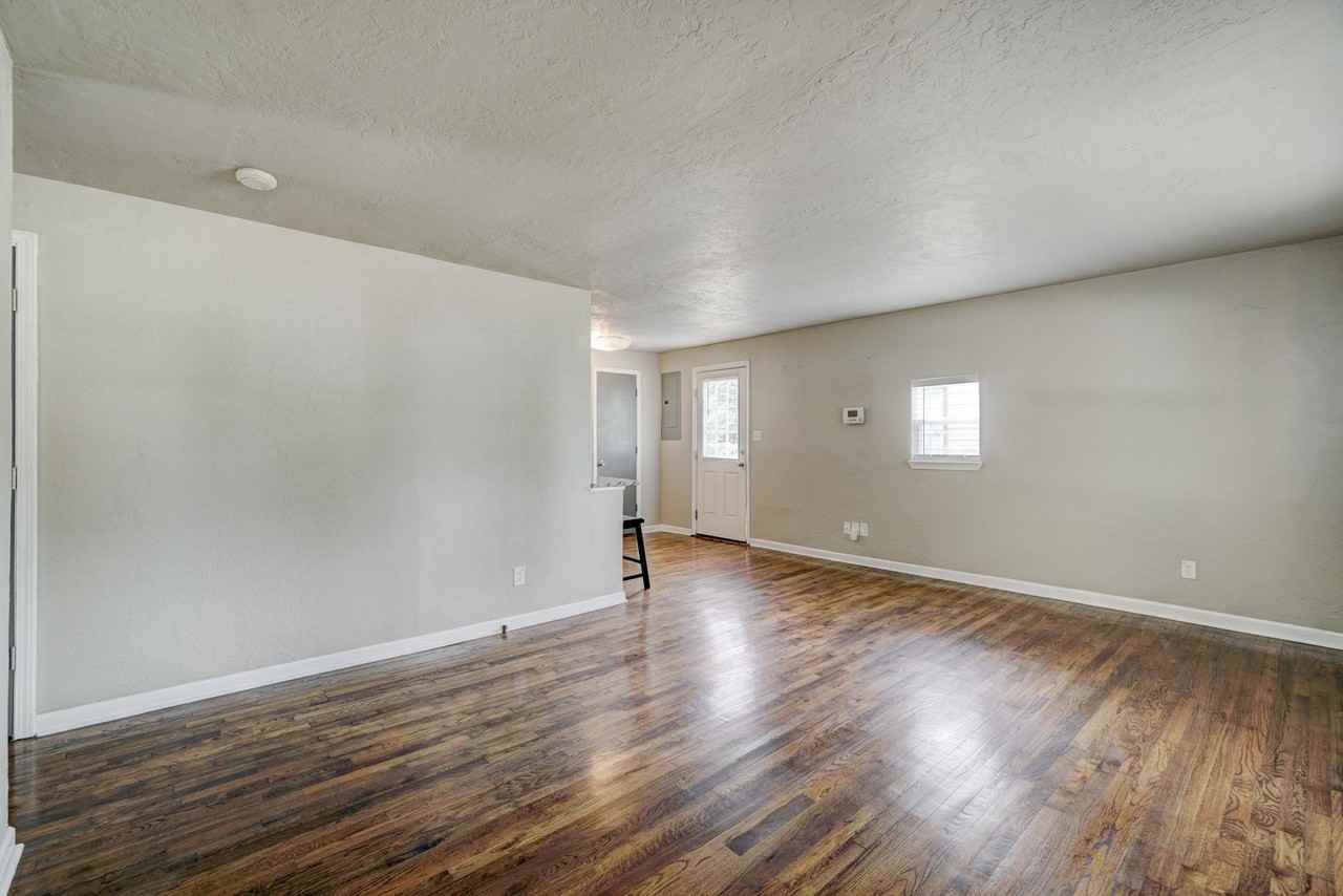 712 Dakota St #1 - Photo 4 of 24