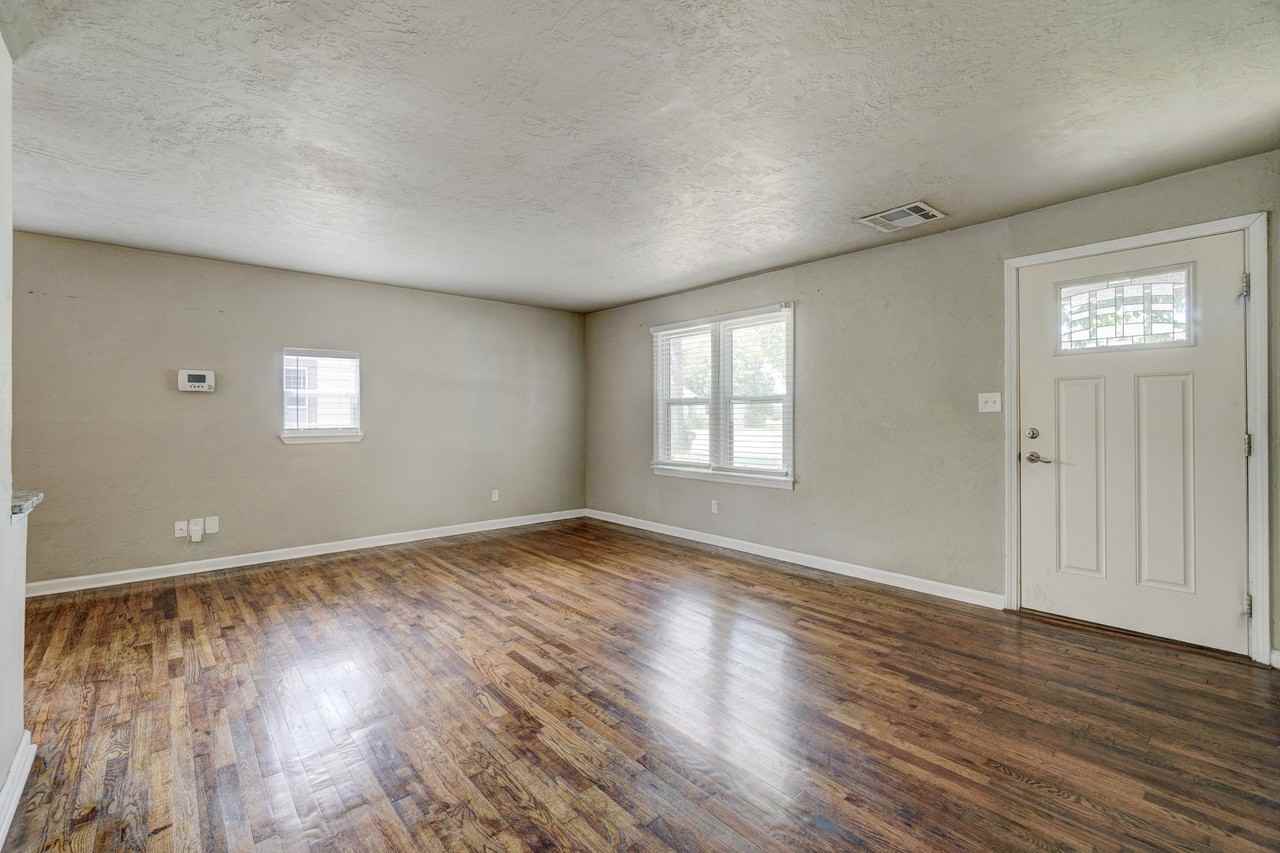 712 Dakota St #1 - Photo 5 of 24