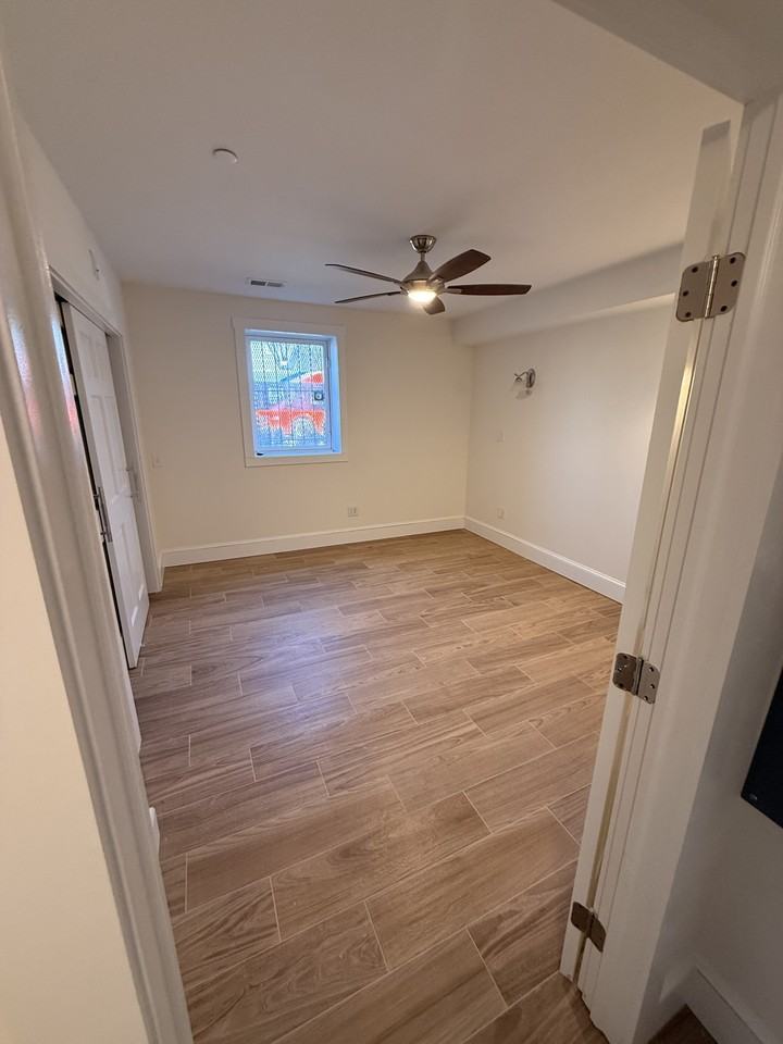 747 Alabama Avenue Southeast - Photo 7 of 12