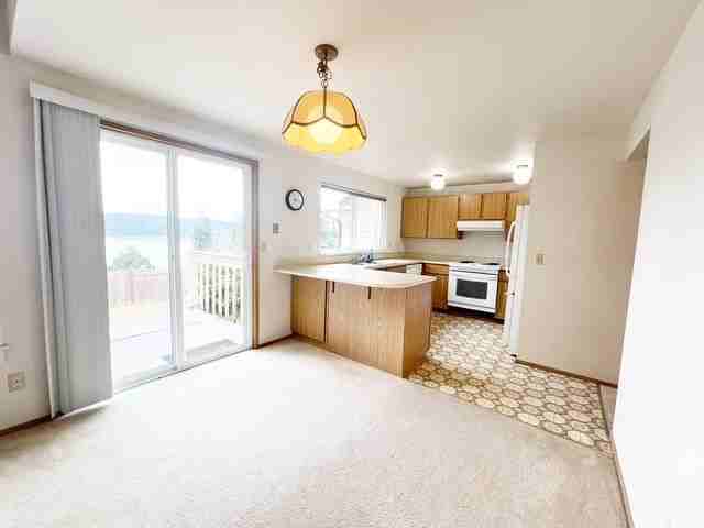 5925 Madrona Avenue Northeast - Photo 5 of 25