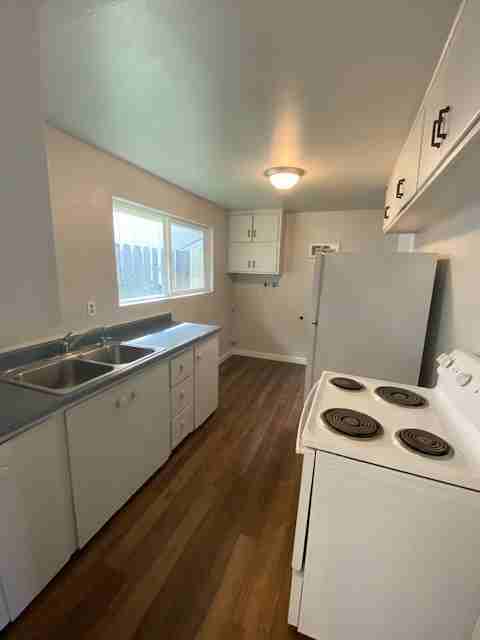 3304 Ward Avenue - Photo 5 of 13