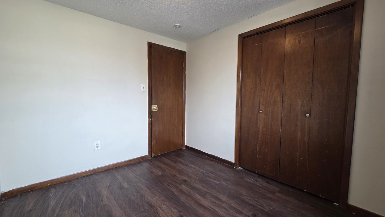 194 Mead St - Photo 7 of 9