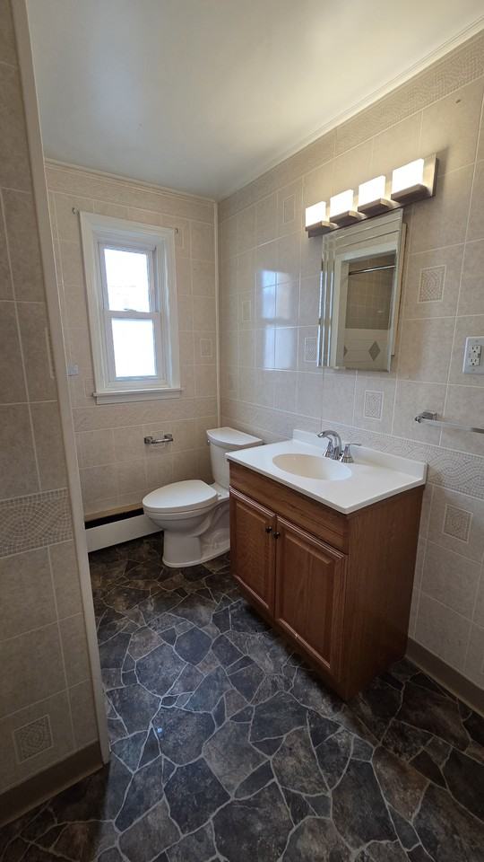 817 Englewood - Photo 2 of 4