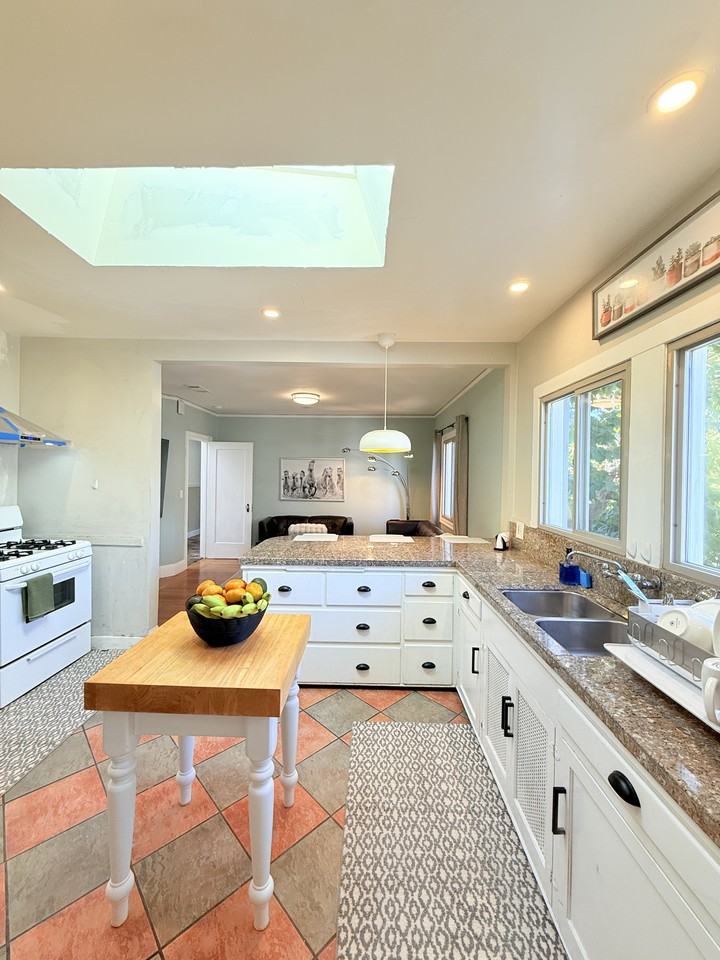 2803 Telegraph Ave #2803 - Photo 3 of 45
