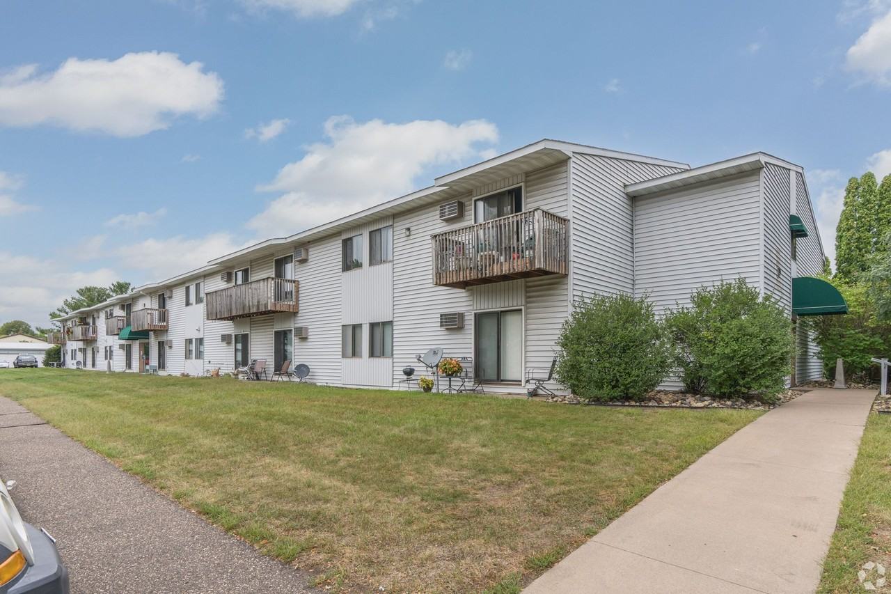 Glen Park Apartments - Photo 2 of 8