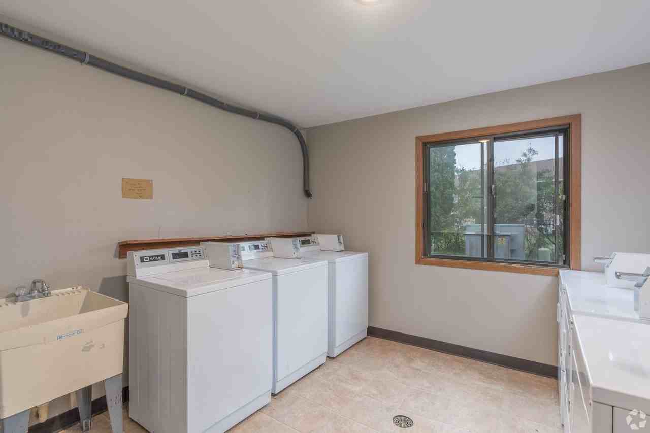 Glen Park Apartments - Photo 4 of 8