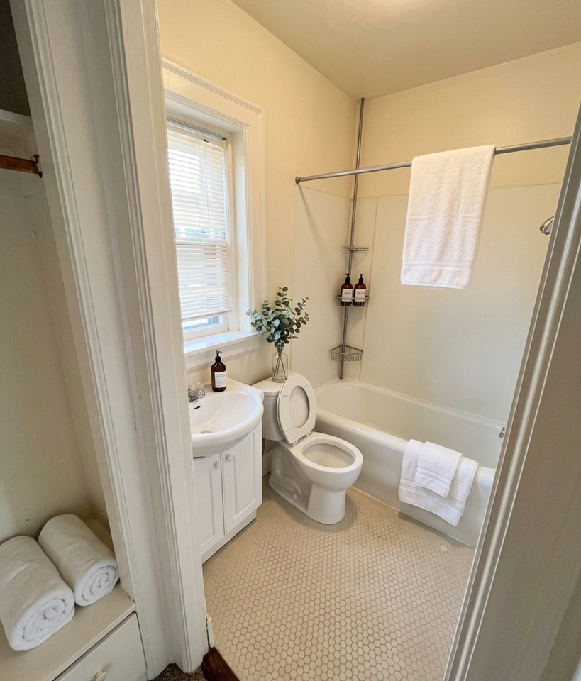 The Brady Apartments - Photo 3 of 12