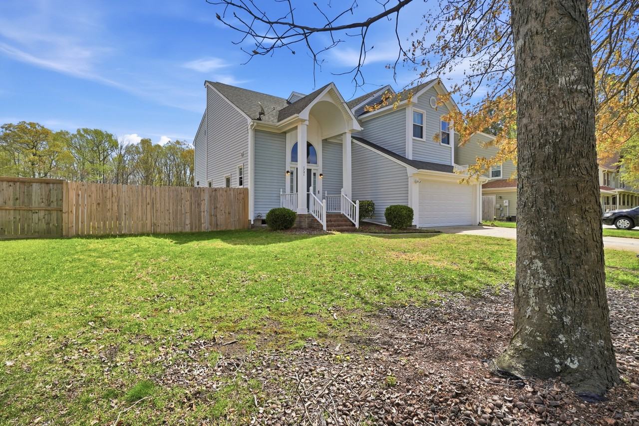 1721 Chestwood Dr #1 - Photo 3 of 40