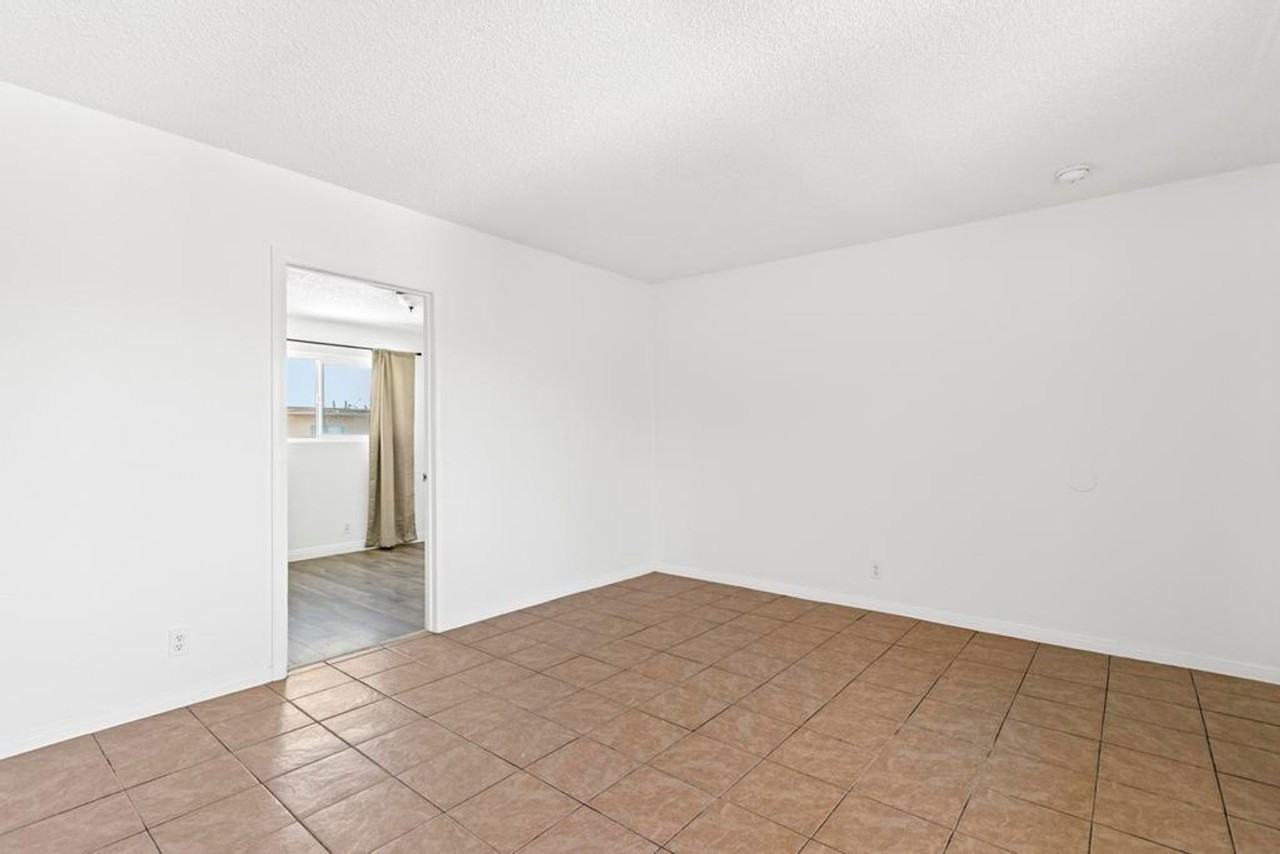 11645 Mapledale St - Photo 3 of 8