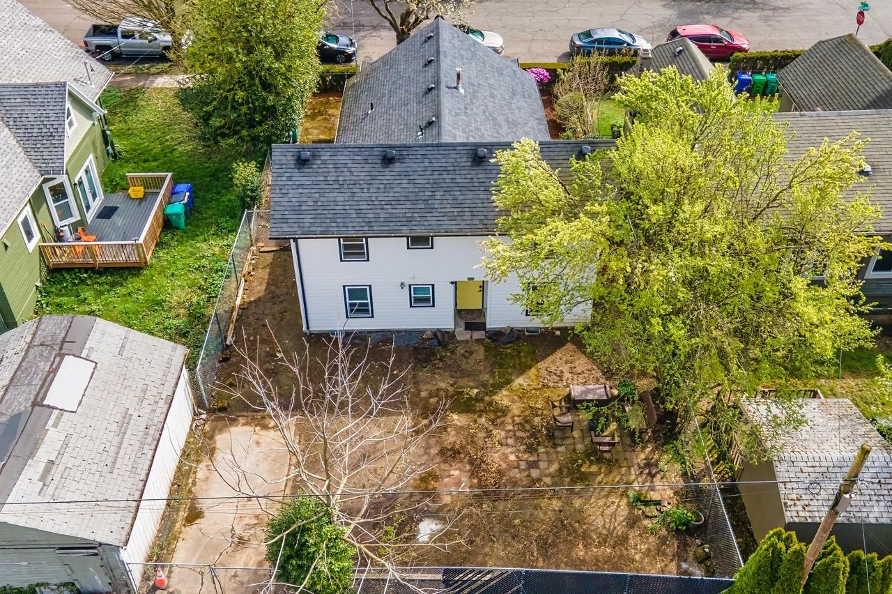 4313 N Kerby Ave #1 - Photo 4 of 37