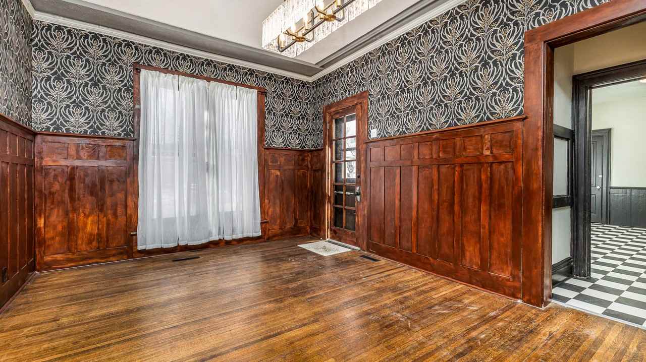 718 West Stephenson Street - 4Commercial PropertyOffice Space #0 - Photo 5 of 29