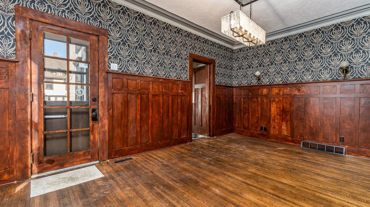 718 West Stephenson Street - 4Commercial PropertyOffice Space #0 - Photo 6 of 29