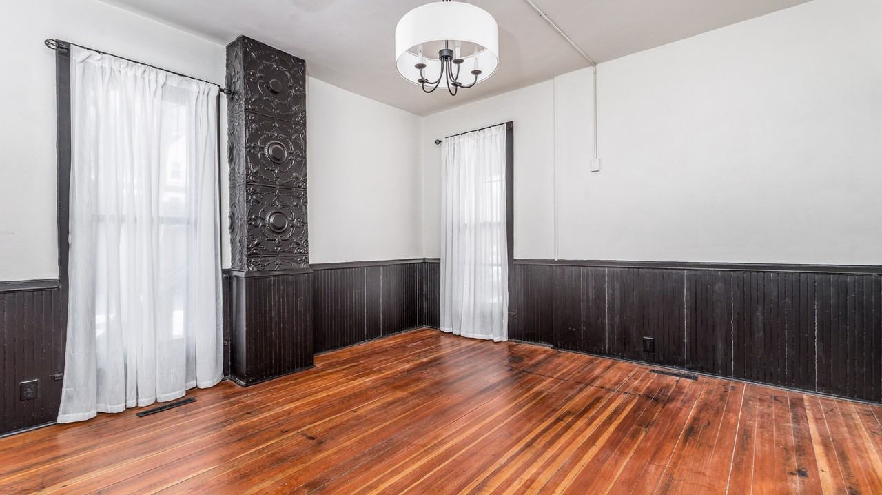 718 W Stephenson St Ofc 1 - Photo 2 of 12